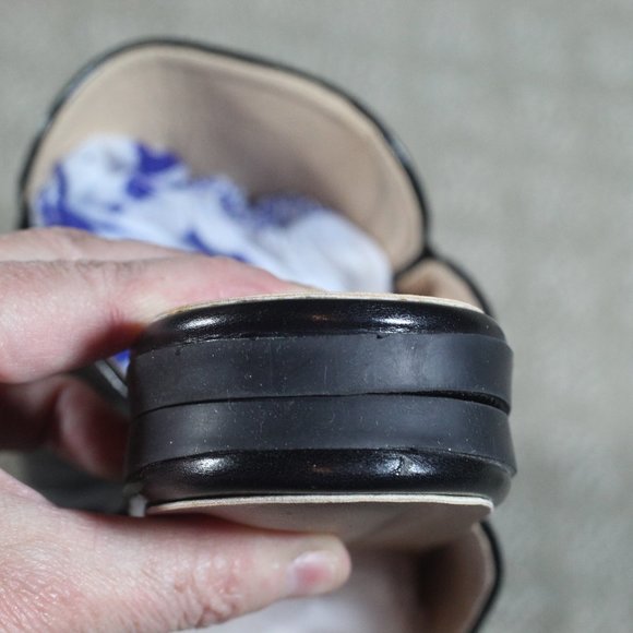 Easy Smile Size 9 Black Slide-on Black Pointed Toe Flats with Gold Chain Detail - Picture 6 of 7